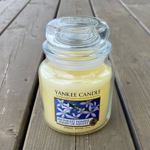 Yankee Candle Midnight Jasmine 411g 14 and 1/2oz Candle - Picture 2 of 12